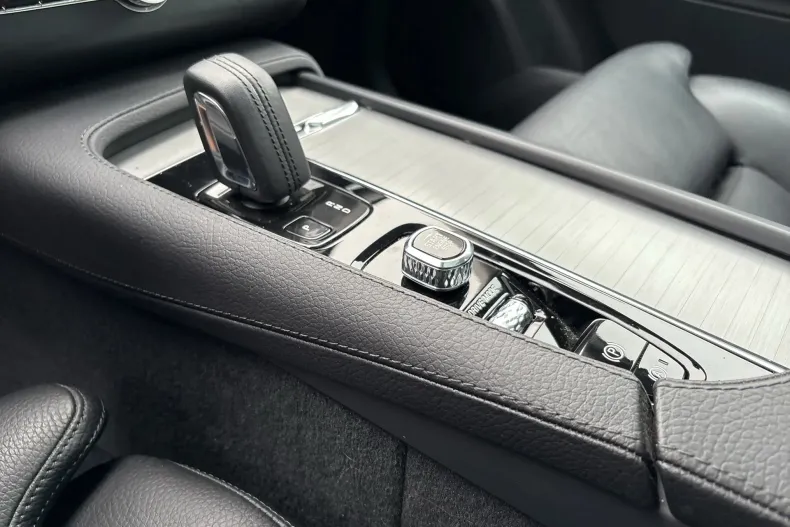 Volvo XC90 din 2020 cu 83.362 km - oferta VOL151074 - foto 15