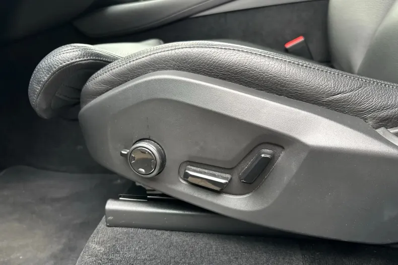 Volvo XC90 din 2020 cu 83.362 km - oferta VOL151074 - foto 16