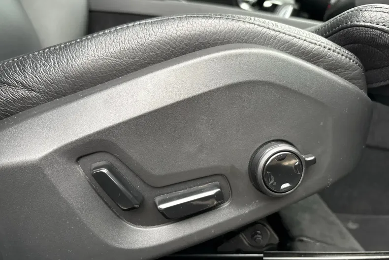 Volvo XC90 din 2020 cu 83.362 km - oferta VOL151074 - foto 25