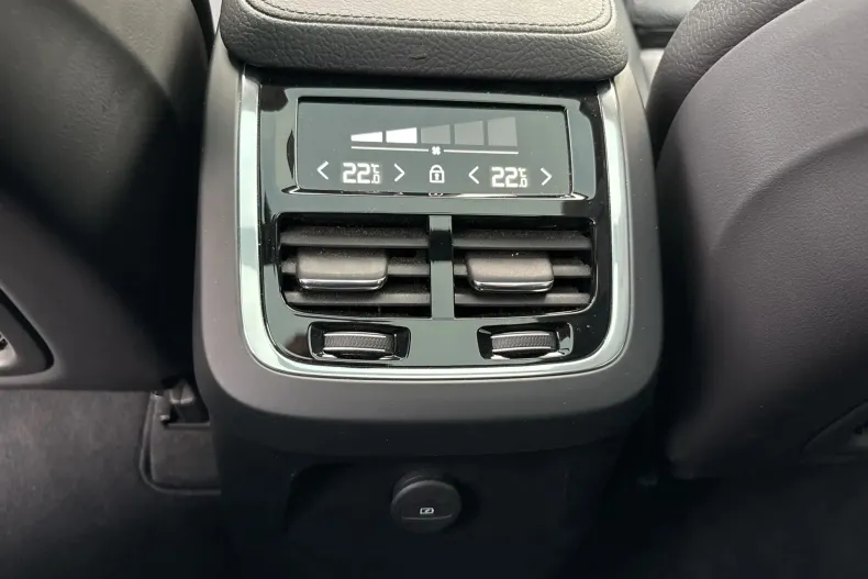 Volvo XC90 din 2020 cu 83.362 km - oferta VOL151074 - foto 28