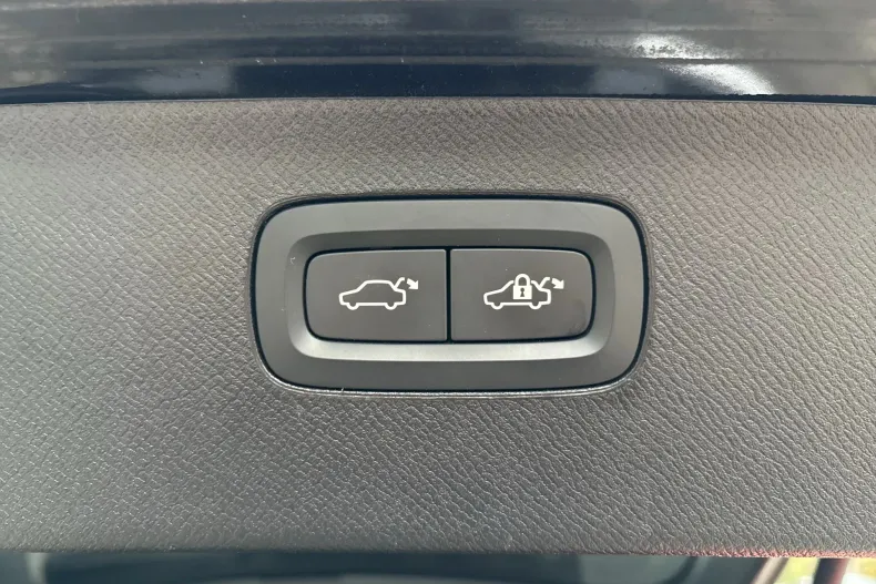 Volvo XC90 din 2020 cu 83.362 km - oferta VOL151074 - foto 29