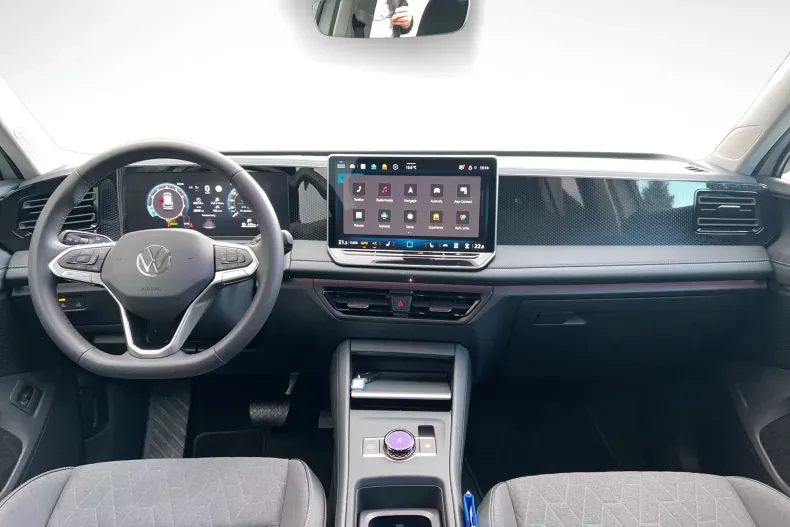 Volkswagen Tiguan din 2025 cu 4.200 km - oferta VOL151077 - foto 10