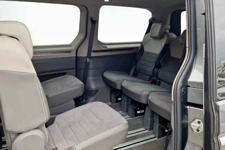 Volkswagen Multivan din 2025 cu 5.000 km - oferta VOL151087 - foto 15