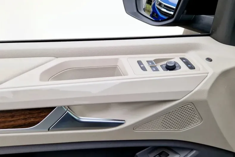 Volkswagen Multivan din 2025 cu 5.000 km - oferta VOL151087 - foto 16