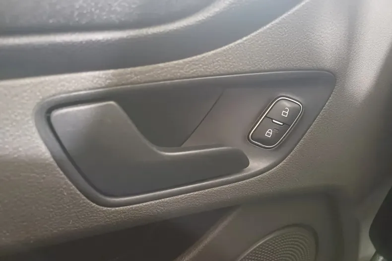 Ford Transit Custom din 2019 cu 111.617 km - oferta FOR151098 - foto 7