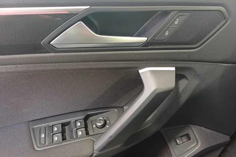 Volkswagen Tiguan din 2022 cu 52.977 km - oferta VOL151102 - foto 8