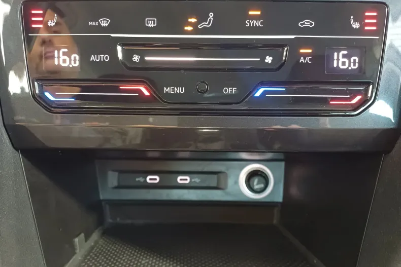 Volkswagen Tiguan din 2022 cu 52.977 km - oferta VOL151102 - foto 14