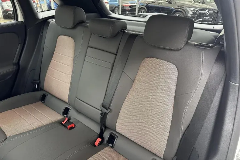 Mercedes-Benz EQA din 2025 cu 5.000 km - oferta MER151124 - foto 11