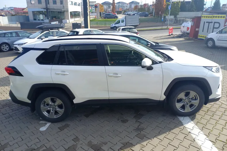 Toyota RAV4 din 2023 cu 37.743 km - oferta TOY151145 - foto 4