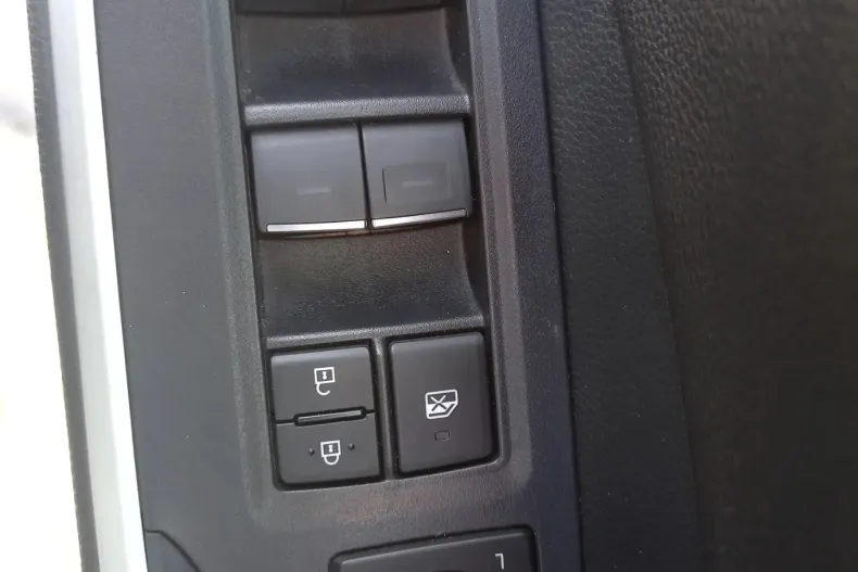 Toyota RAV4 din 2023 cu 37.743 km - oferta TOY151145 - foto 16