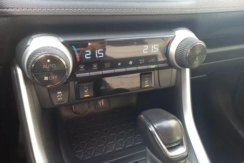 Toyota RAV4 din 2023 cu 37.743 km - oferta TOY151145 - foto 25