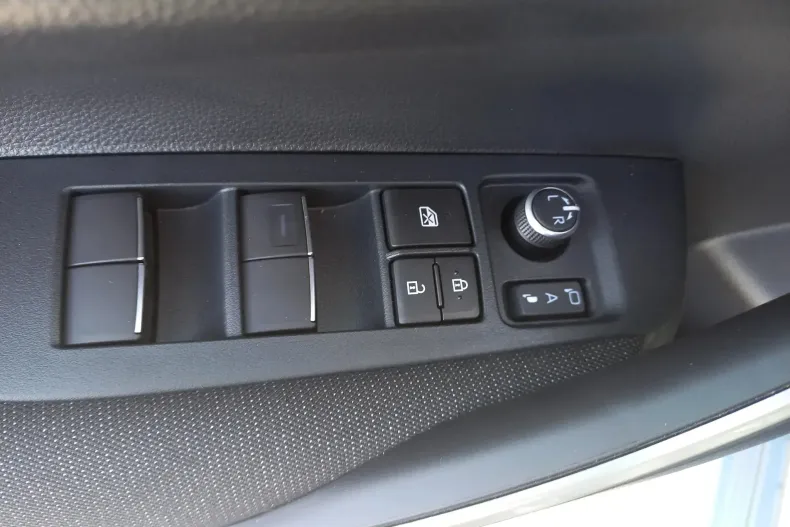 Toyota Corolla din 2025 cu 1.275 km - oferta TOY151147 - foto 18