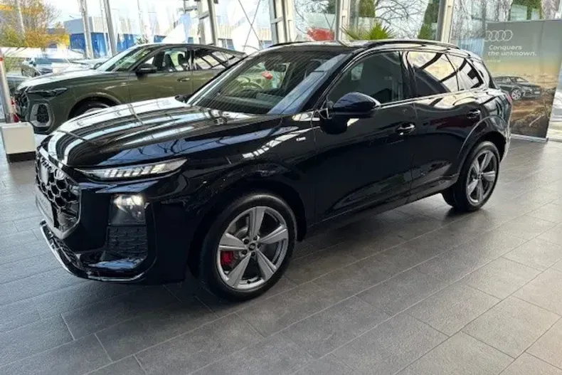 Audi Q3 din 2025 cu 1 km - oferta AUD151150 - foto 2