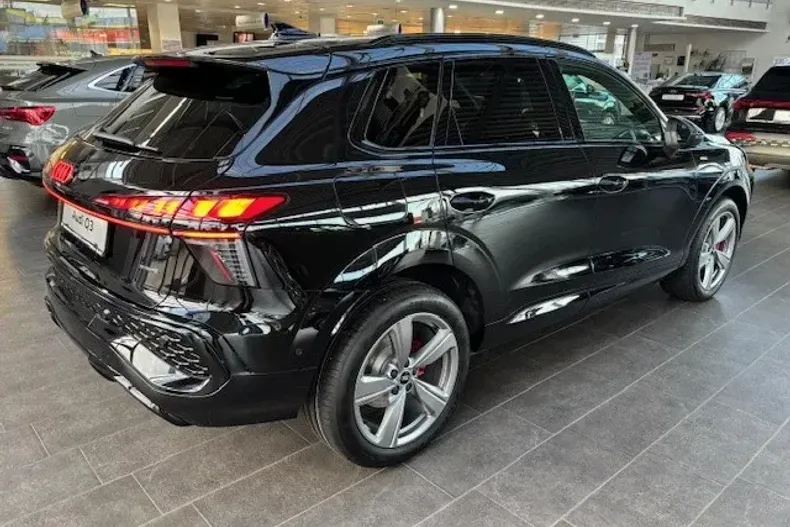 Audi Q3 din 2025 cu 1 km - oferta AUD151150 - foto 4