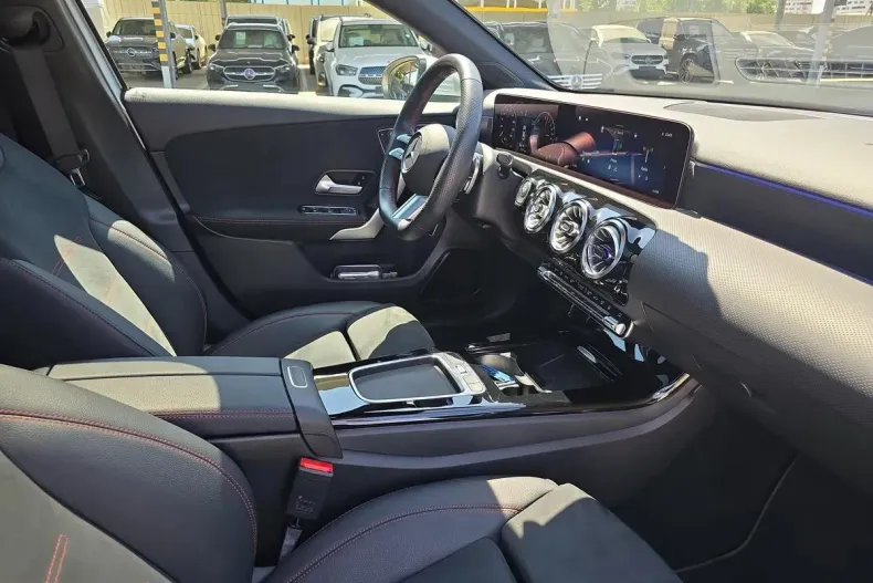 Mercedes-Benz A din 2024 cu 25.495 km - oferta MER151172 - foto 13