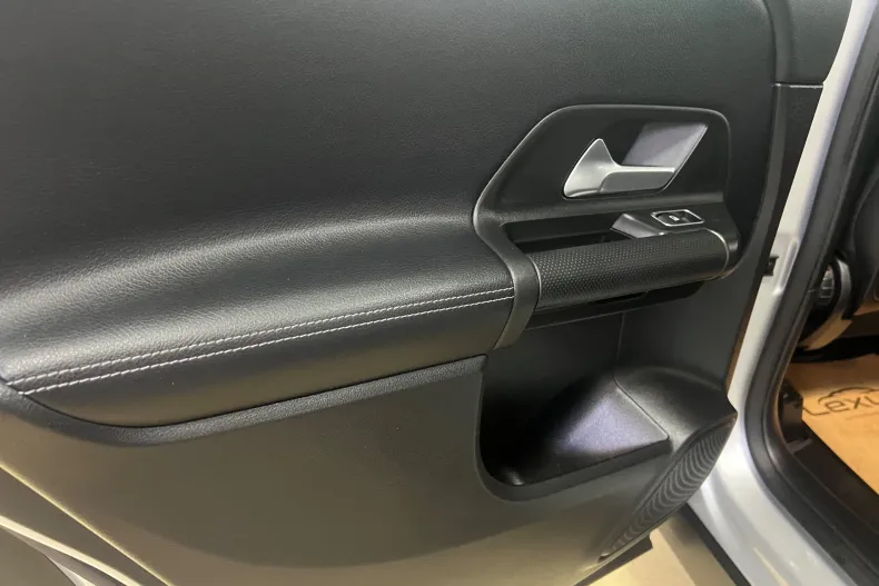 Mercedes-Benz GLB din 2021 cu 114.000 km - oferta MER151175 - foto 22