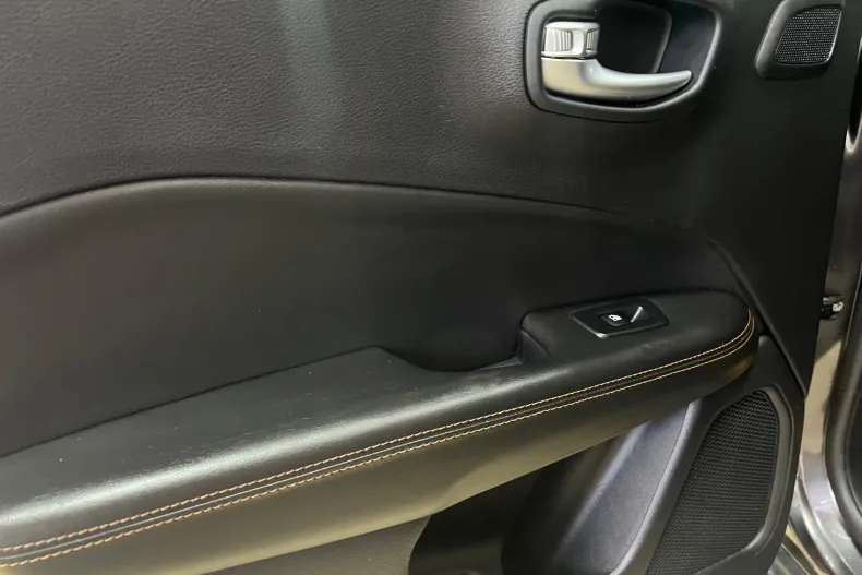 Jeep Compass din 2019 cu 123.000 km - oferta JEE151176 - foto 19