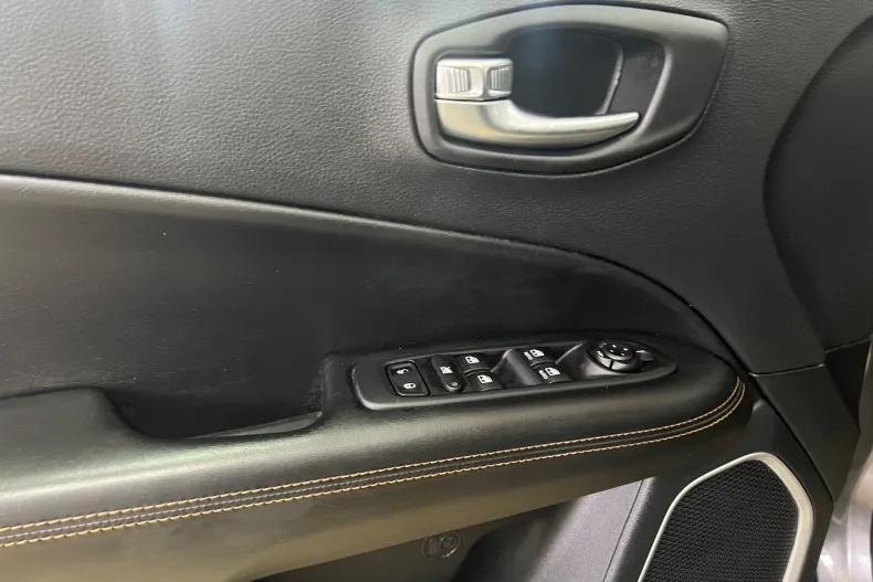 Jeep Compass din 2019 cu 123.000 km - oferta JEE151176 - foto 22