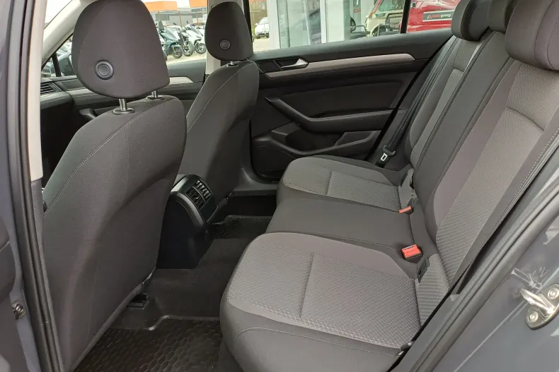 Volkswagen Passat din 2020 cu 96.676 km - oferta VOL151192 - foto 12