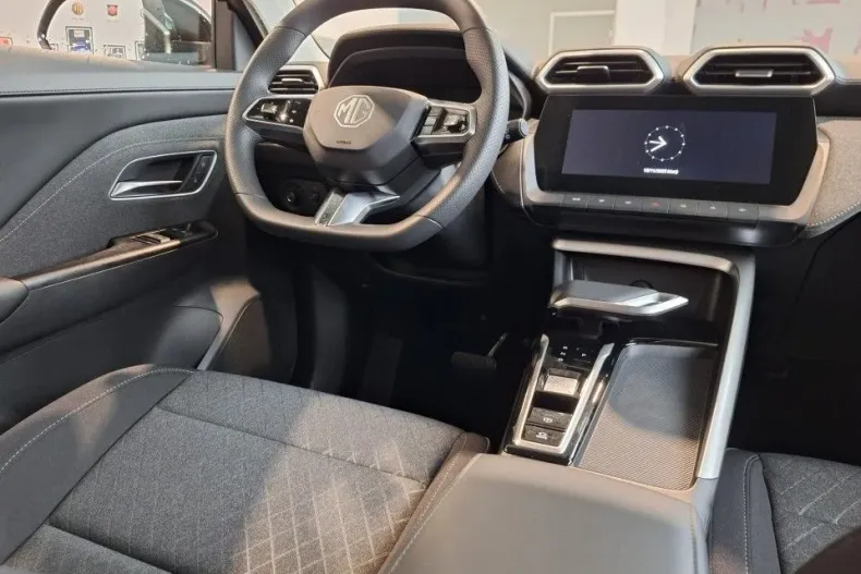 MG ZS HEV din 2025 cu 1 km - oferta MG0151235 - foto 18