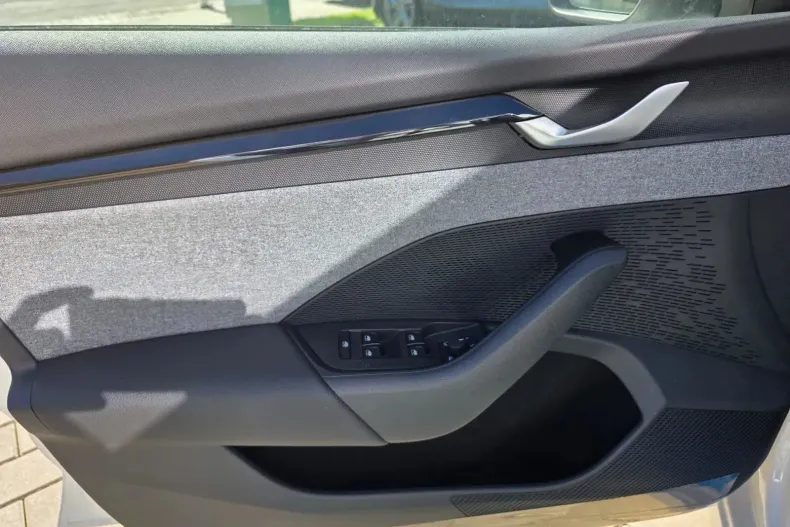 Skoda Octavia din 2025 cu 5 km - oferta SKO151246 - foto 14