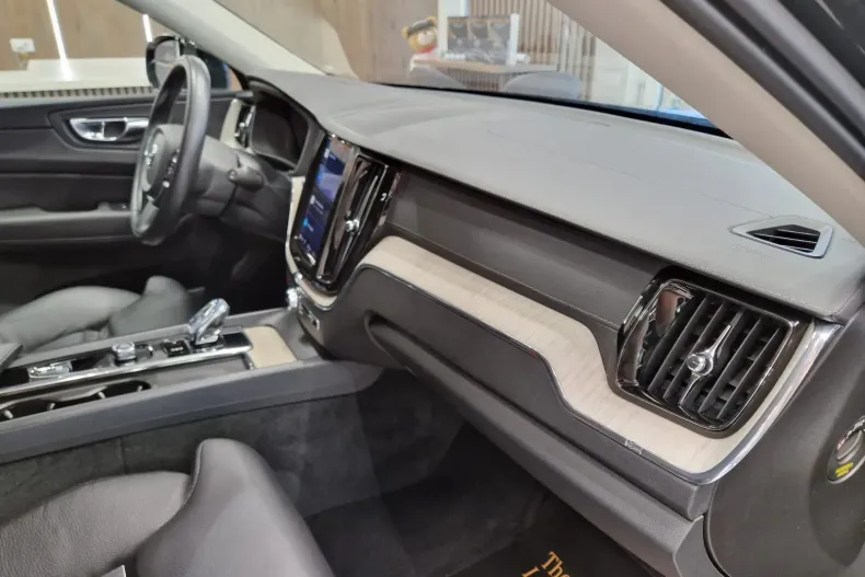 Volvo XC60 din 2022 cu 114.840 km - oferta VOL151294 - foto 27