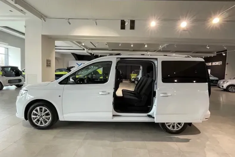 Ford Tourneo Connect din 2022 cu 22.448 km - oferta FOR151296 - foto 6