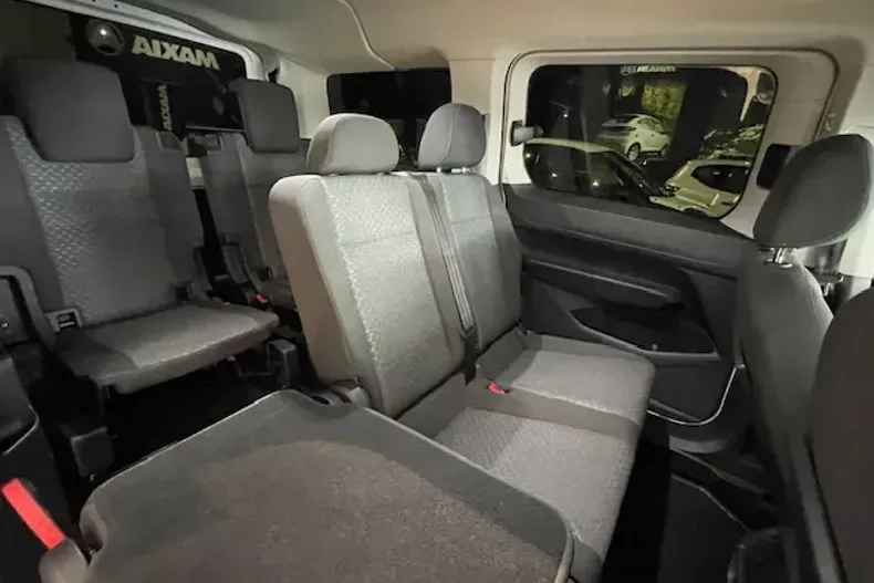 Ford Tourneo Connect din 2022 cu 22.448 km - oferta FOR151296 - foto 16