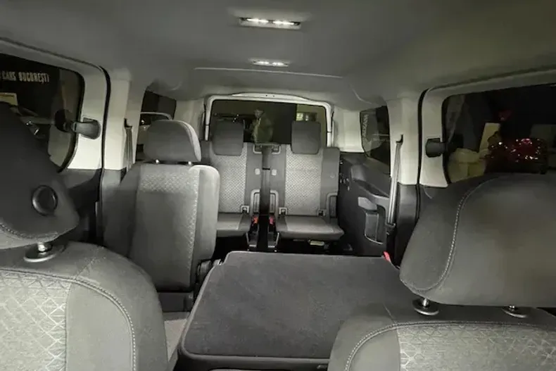 Ford Tourneo Connect din 2022 cu 22.448 km - oferta FOR151296 - foto 22