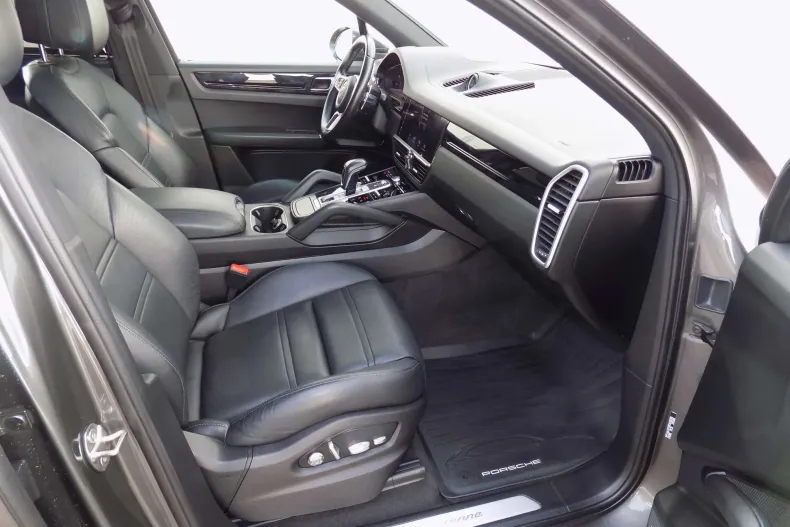 Porsche Cayenne din 2021 cu 62.811 km - oferta POR151308 - foto 30