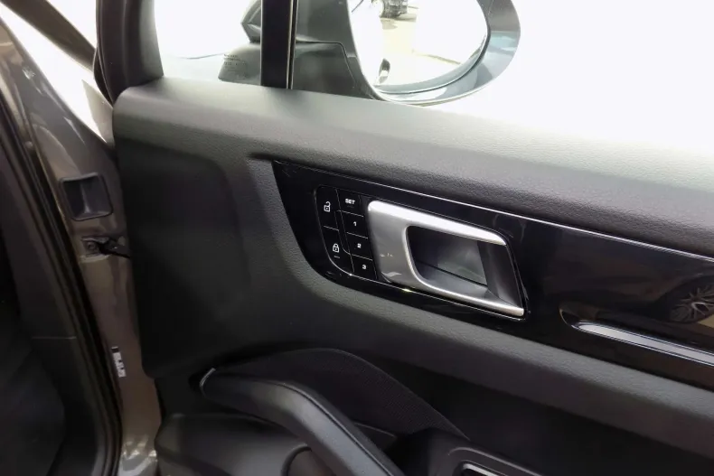 Porsche Cayenne din 2021 cu 62.811 km - oferta POR151308 - foto 31