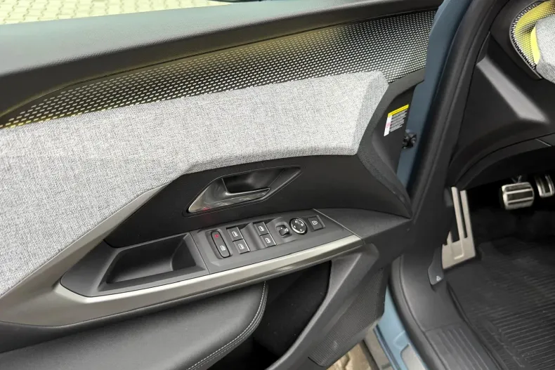 Peugeot 3008 din 2025 cu 3.000 km - oferta PEU151320 - foto 9