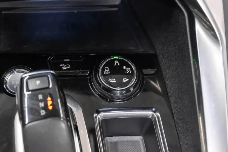 Peugeot 3008 din 2020 cu 41.500 km - oferta PEU151335 - foto 24