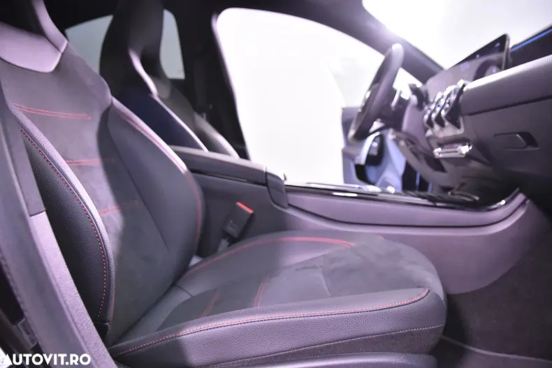 Mercedes-Benz CLA din 2024 cu 14.102 km - oferta MER151356 - foto 11