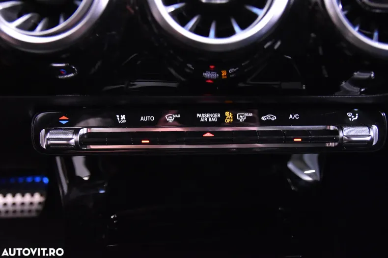 Mercedes-Benz CLA din 2024 cu 14.102 km - oferta MER151356 - foto 19