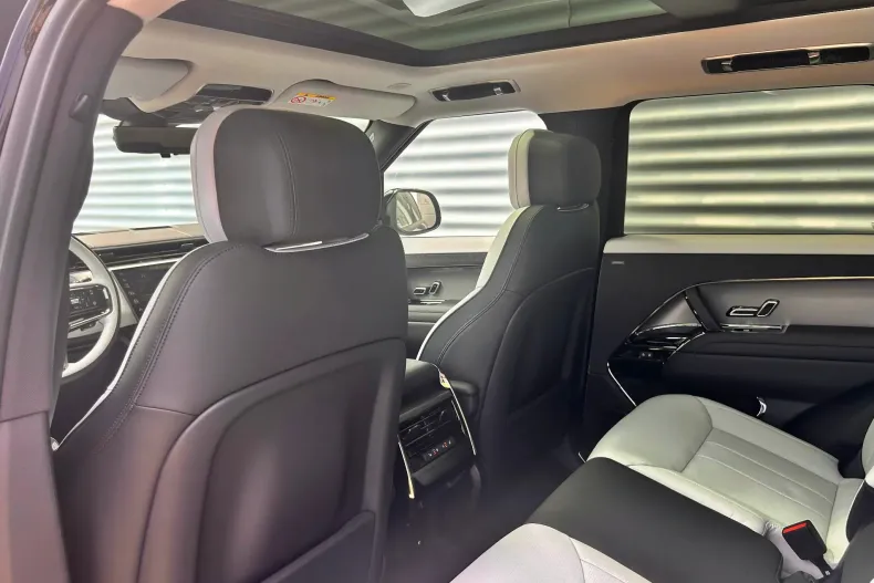 Land Rover Range Rover Sport din 2025 cu 1 km - oferta LAN151359 - foto 8