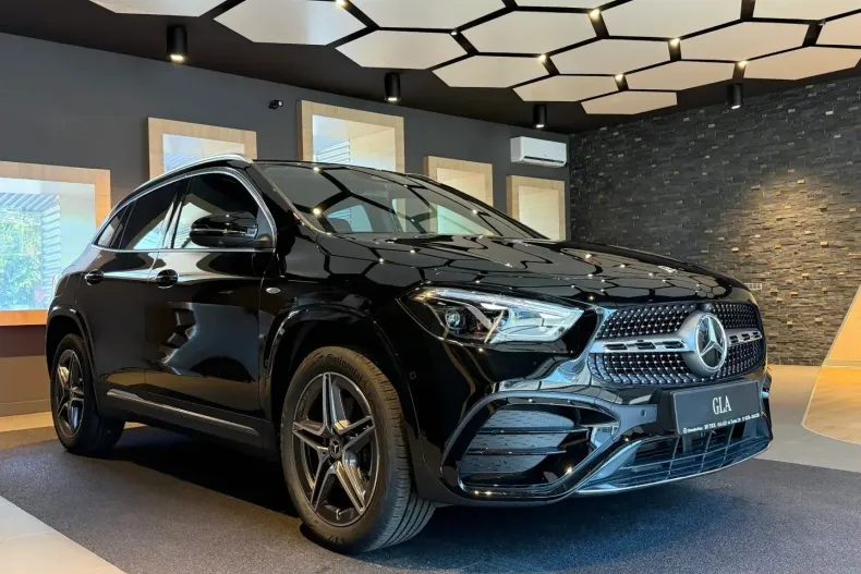 Mercedes-Benz GLA din 2025 cu 3.500 km - oferta MER151375 - foto 1