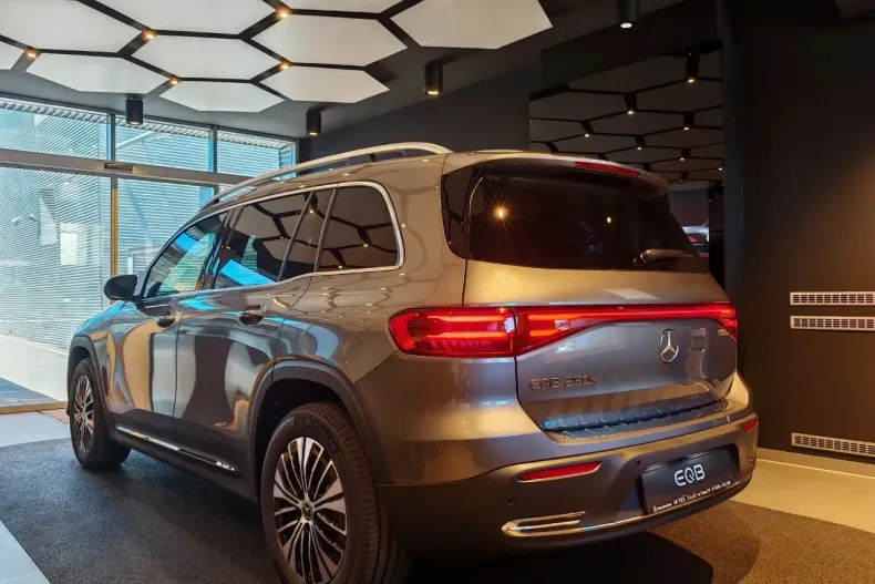 Mercedes-Benz EQB din 2025 cu 1 km - oferta MER151377 - foto 11