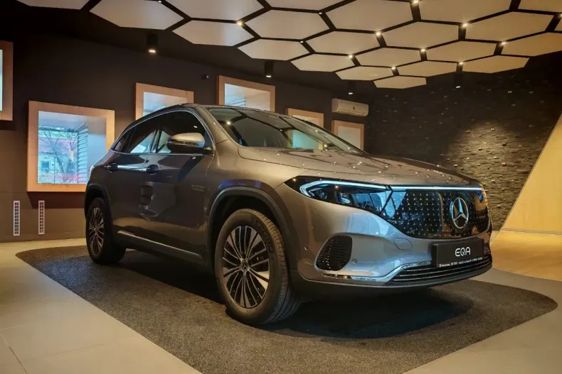 Mercedes-Benz EQA din 2025 cu 3.500 km - oferta MER151378 - foto 3