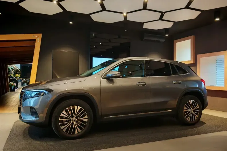 Mercedes-Benz EQA din 2025 cu 3.500 km - oferta MER151378 - foto 9