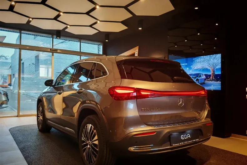 Mercedes-Benz EQA din 2025 cu 3.500 km - oferta MER151378 - foto 11