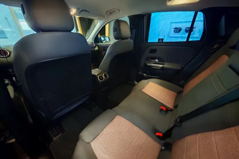 Mercedes-Benz EQA din 2025 cu 3.500 km - oferta MER151378 - foto 14