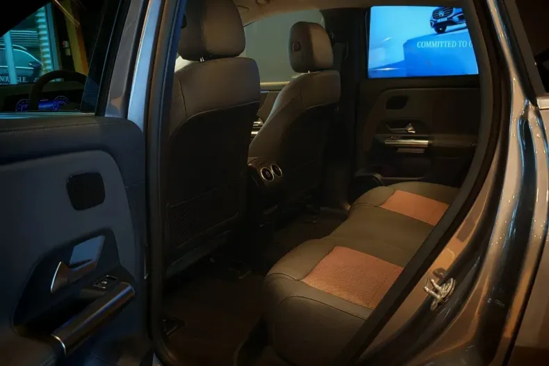 Mercedes-Benz EQA din 2025 cu 3.500 km - oferta MER151378 - foto 19