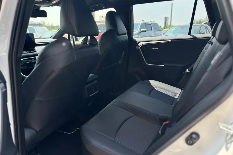 Toyota RAV4 din 2025 cu 10 km - oferta TOY151397 - foto 8