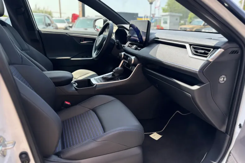 Toyota RAV4 din 2025 cu 10 km - oferta TOY151397 - foto 14