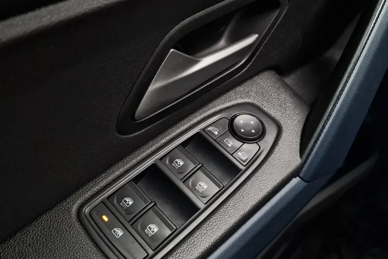 Dacia Duster din 2024 cu 11.013 km - oferta DAC151405 - foto 18