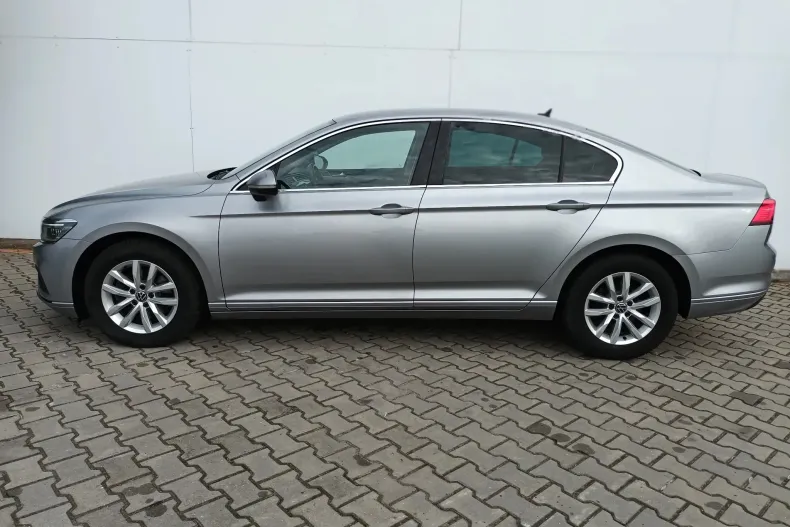Volkswagen Passat din 2021 cu 131.058 km - oferta VOL151432 - foto 5
