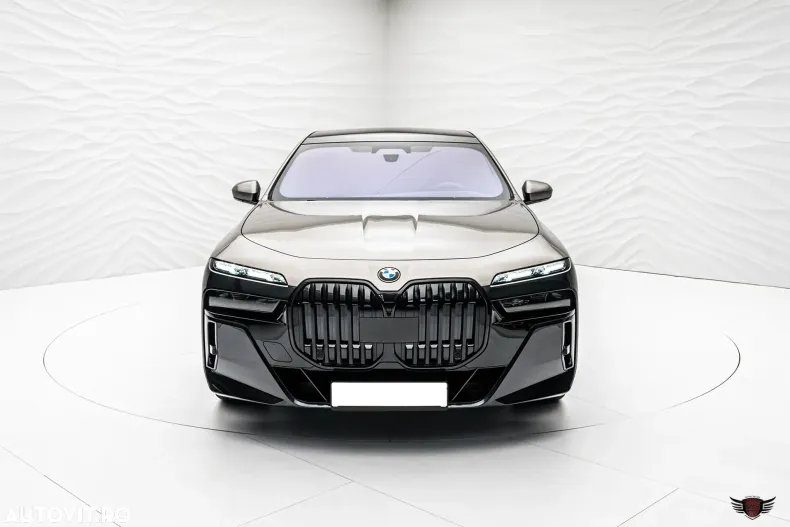 BMW Seria 7 din 2025 cu 6.000 km - oferta BMW151439 - foto 3