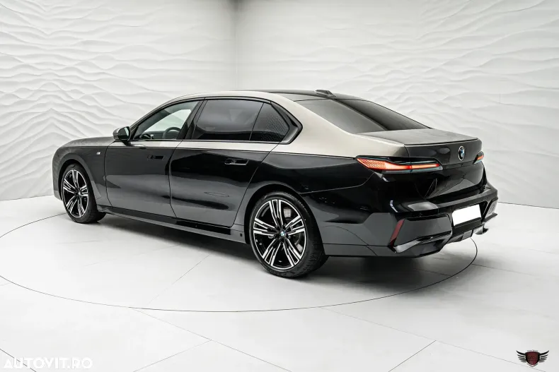 BMW Seria 7 din 2025 cu 6.000 km - oferta BMW151439 - foto 9