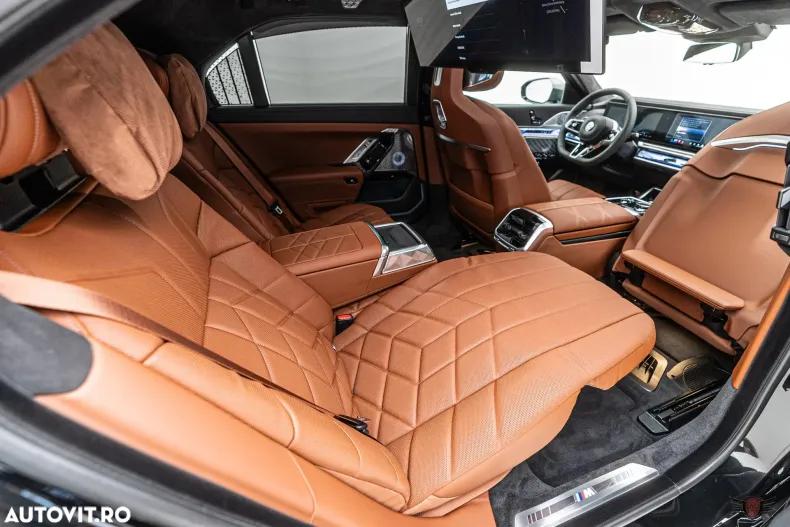 BMW Seria 7 din 2025 cu 6.000 km - oferta BMW151439 - foto 23
